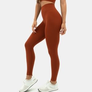 BALANCE Energy Pant in Amber